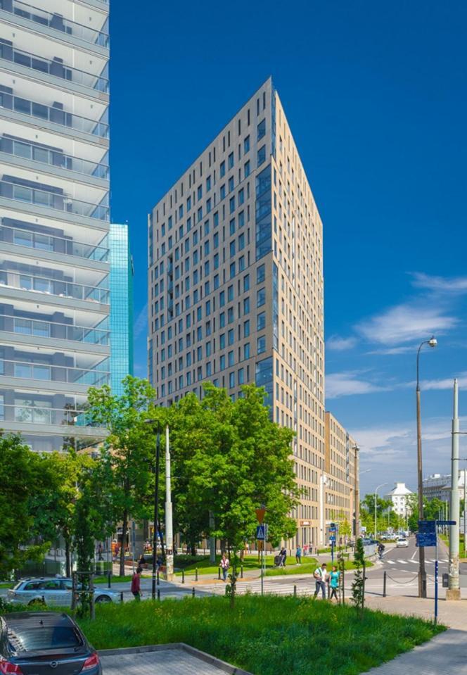 Butas Golden - Bright And Stylish -city Center - Stawki