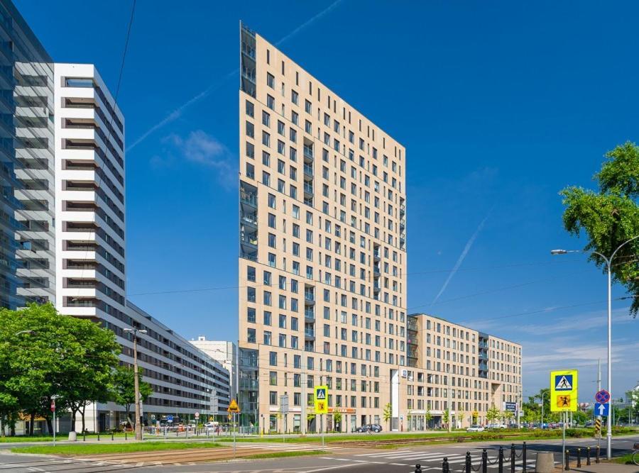 Butas Golden - Bright And Stylish -city Center - Stawki